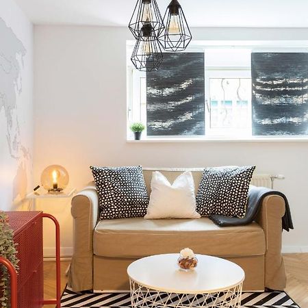 Apartamento Modern Studio Near British Square Zagreb Exterior foto